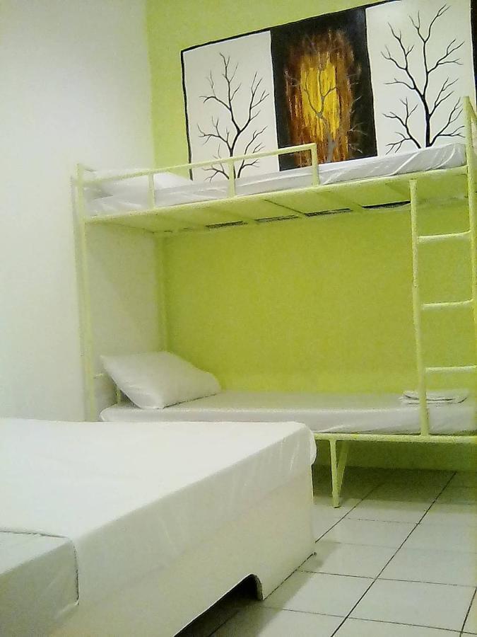 Hostel Dormitels.ph Ermita Manila Exterior foto